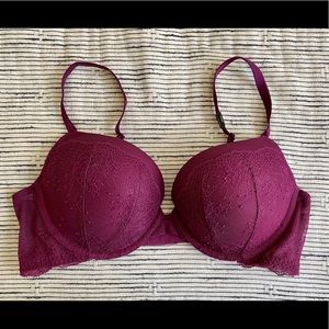 Victoria’s Secret Lace Push-Up Bra